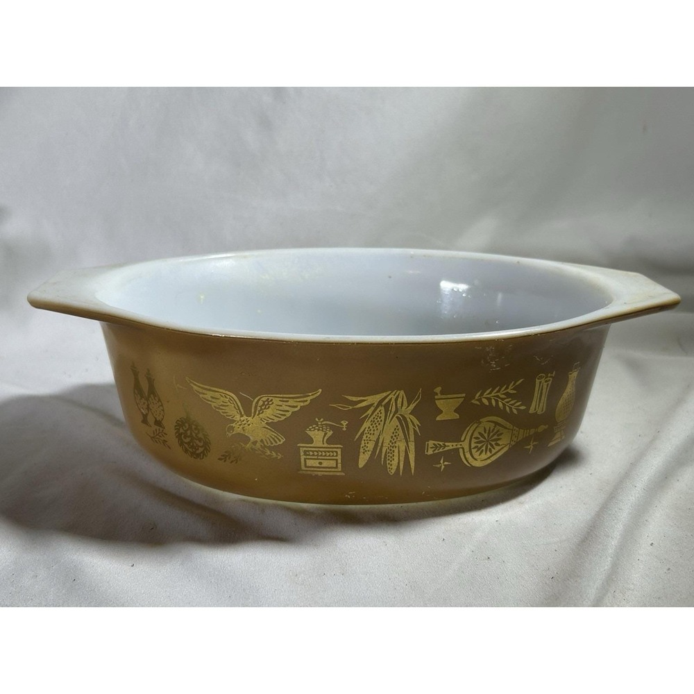 Vintage PYREX 1 1/2 Quart EARLY AMERICAN Brown Gold Oval Casserole Dish 043